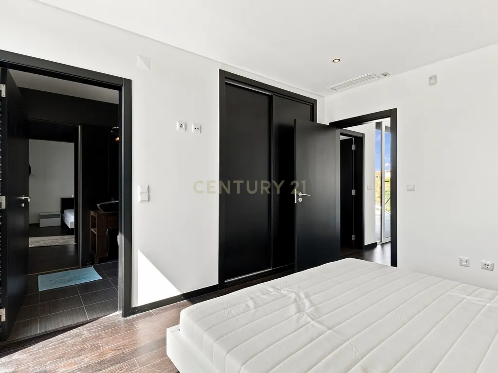 Moradia T4 - Linha de Mar - Lourinhã - Image 28