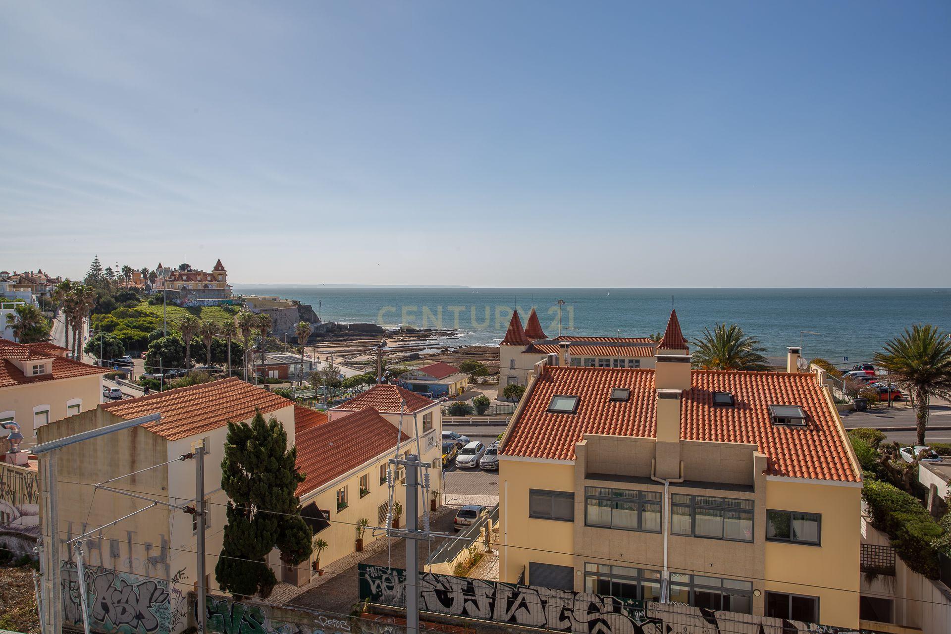 T2 Vista Total Mar Centro Histórico Estoril - Image 2