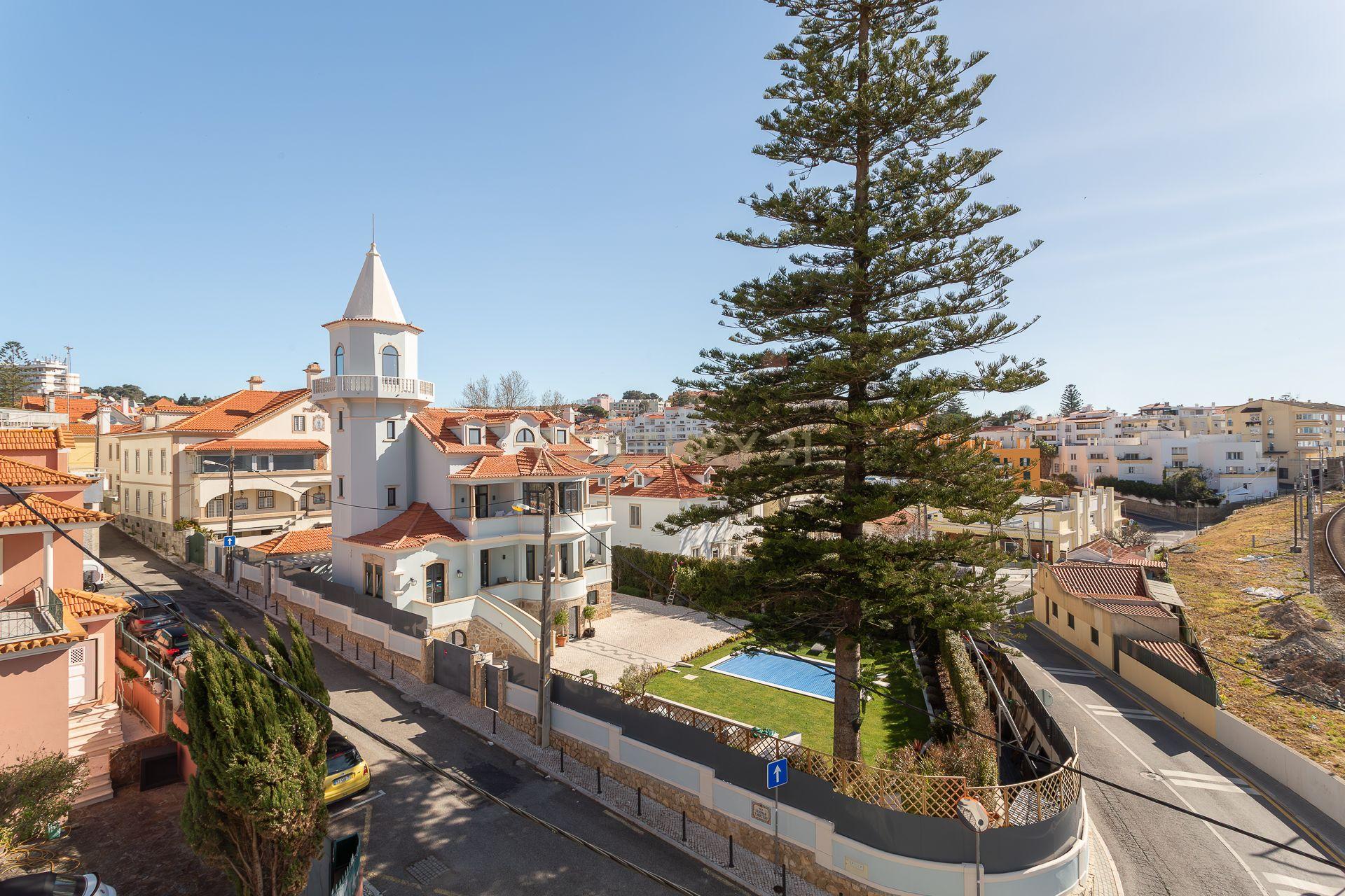 T2 Vista Total Mar Centro Histórico Estoril - Image 4