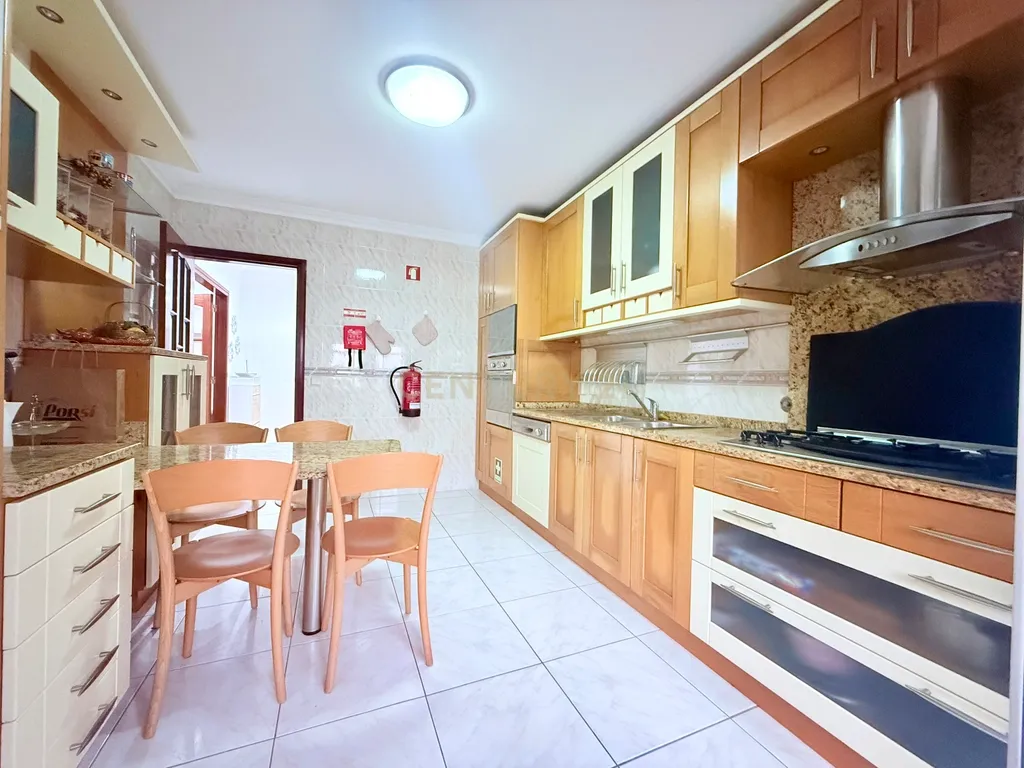 Apartamento T3 Apulia com piscina (Negociável) - Image 10