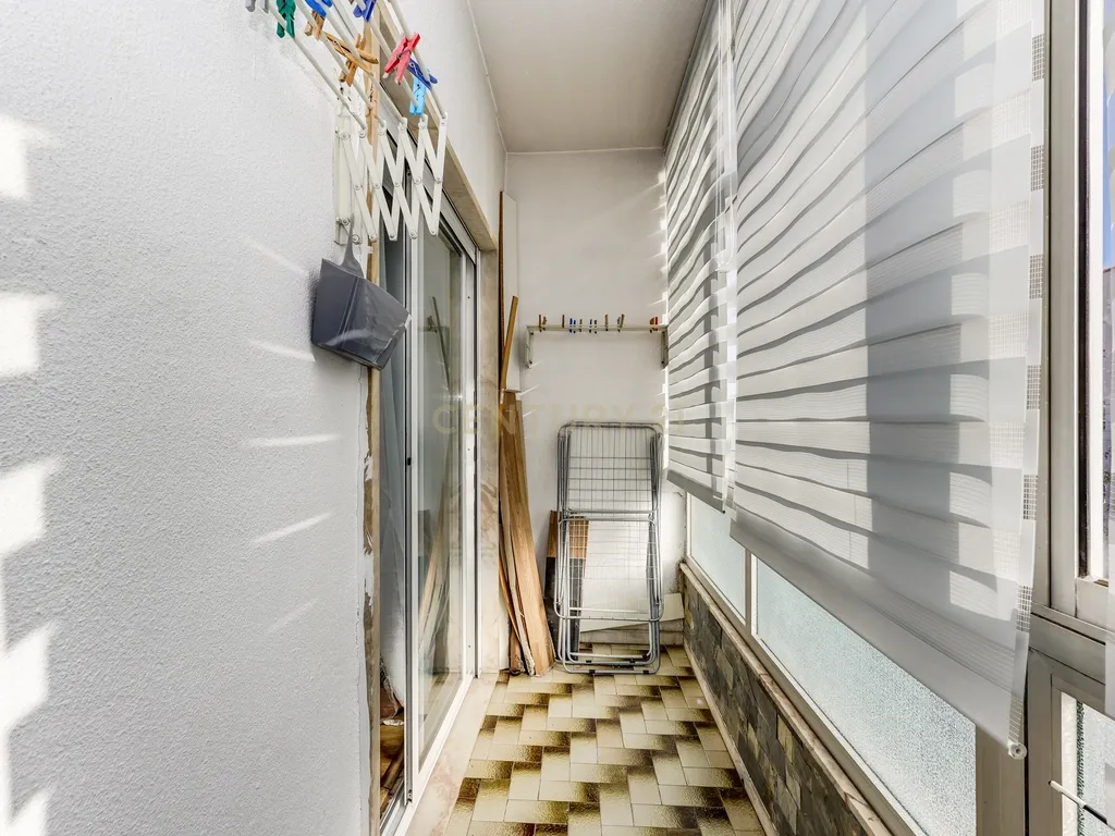 Apartamento T2 com 87 m² em excelente estado – São João da Talha - Image 12