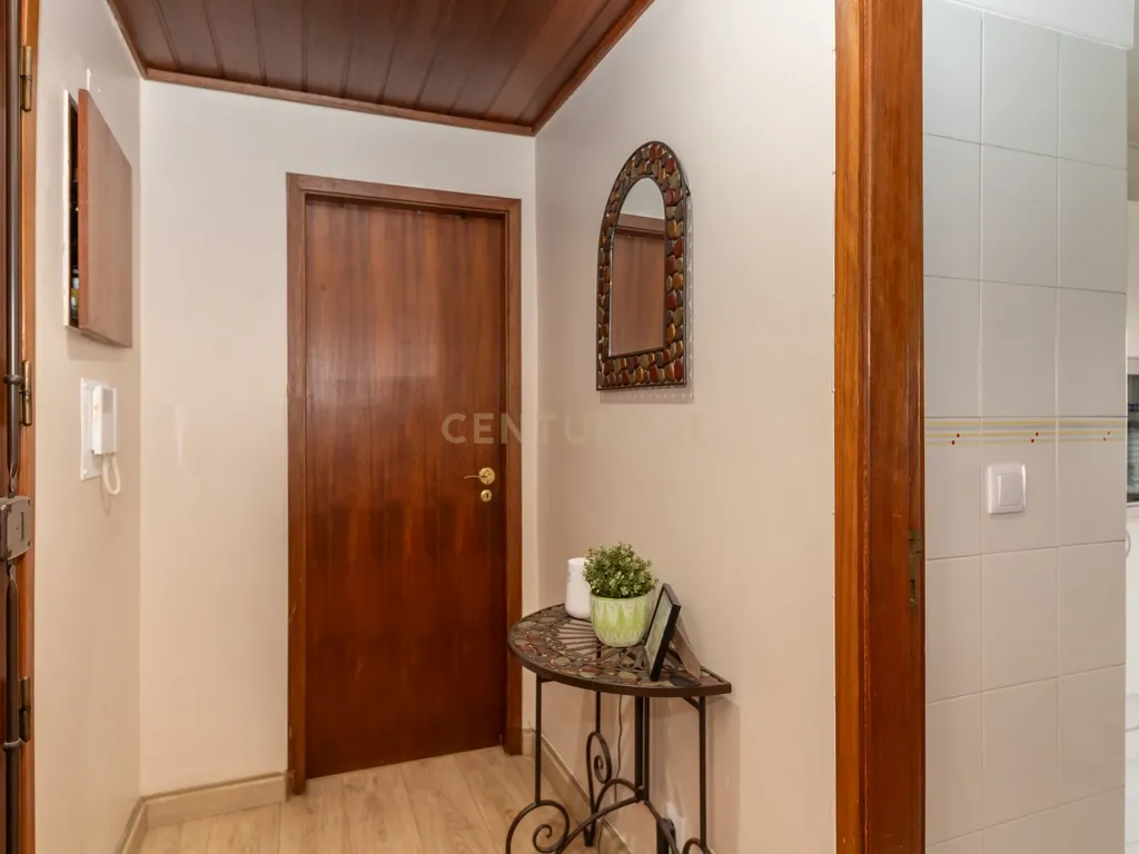 Apartamento T2 - Feijó com varanda - Image 11