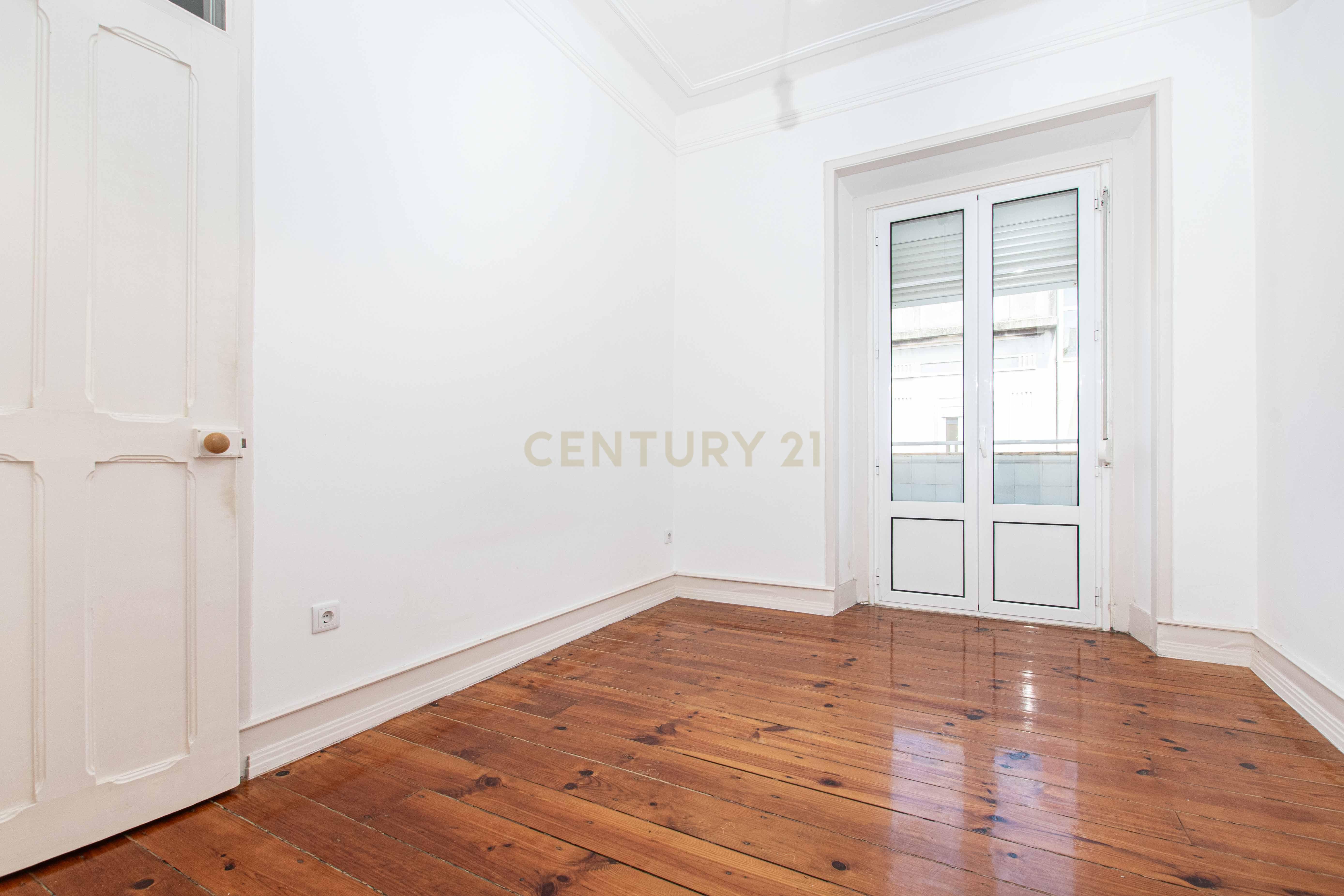 Fotografia 9 de Apartamento T2 com Charme | Campo de Ourique | Totalmente Equipado
