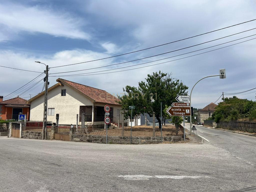 🏡 Moradia Isolada de 4 Frentes – Vila Verde da Raia, Chaves - Image 21