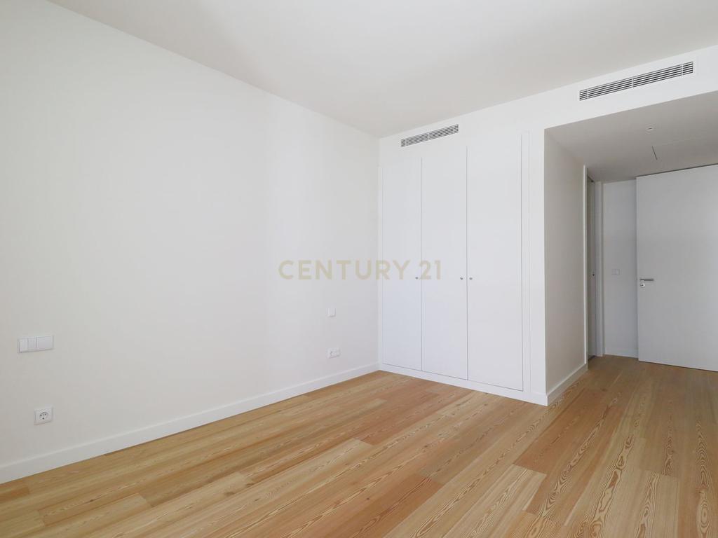 Apartamento T2 Exclusivo com Vista Mar – Totalmente Mobilado e Equipado - Armação de Pêra - Algarve - Image 13