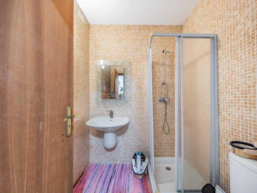 Casa T4 com Vista Panorâmica em Arcos de Valdevez - Image 31