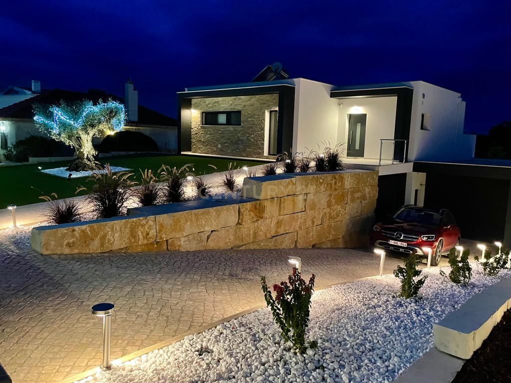 Moradia ultramoderna com 3 quartos: Vida sustentável na Costa da Prata - Image 5
