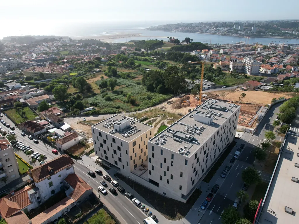 Apartamento T3 | Vista Mar - Condomínio Premium Le Parc – Canidelo - Image 23