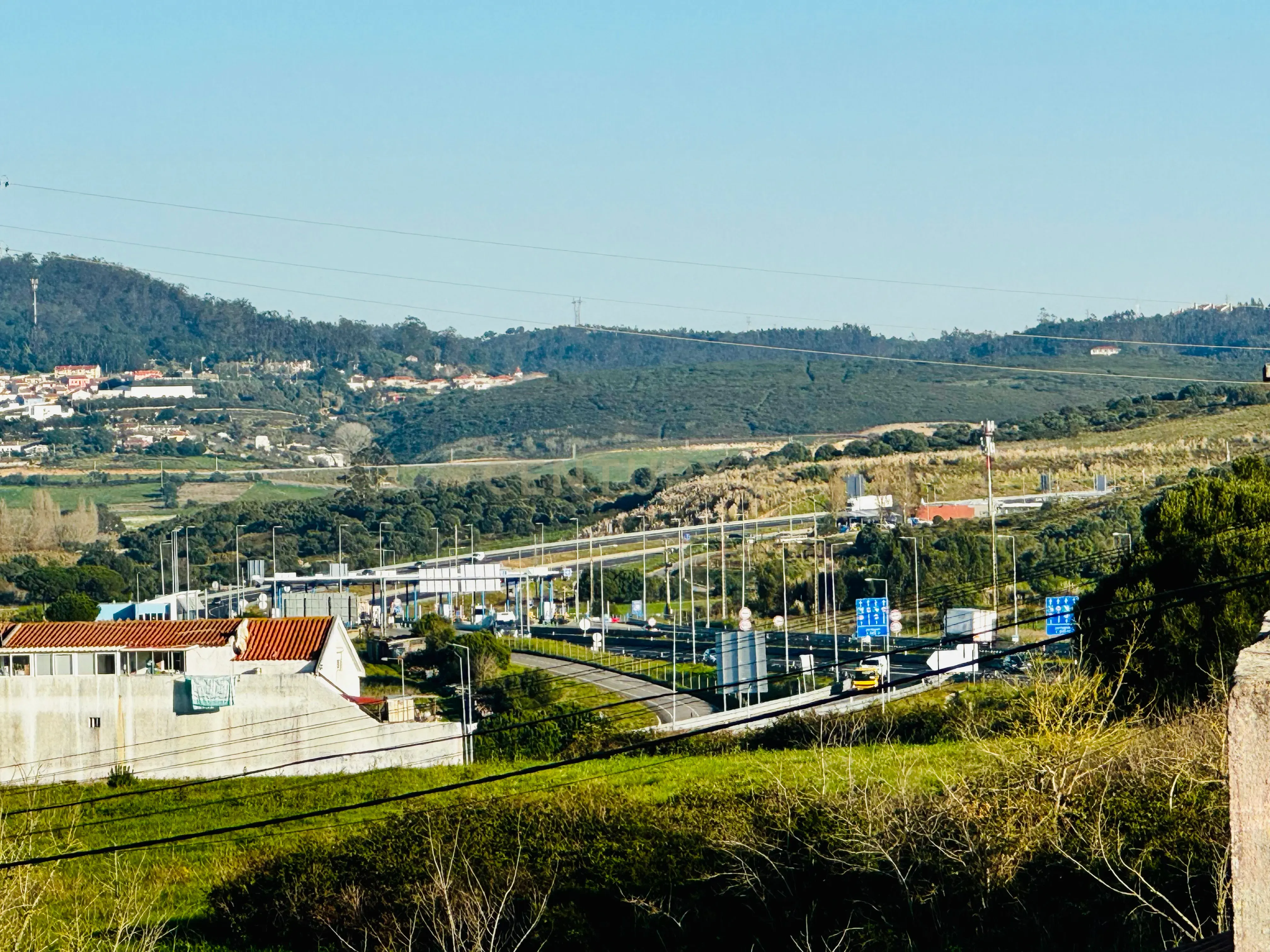 Armazém Industrial na Reta da Granja, em Martins - Image 58