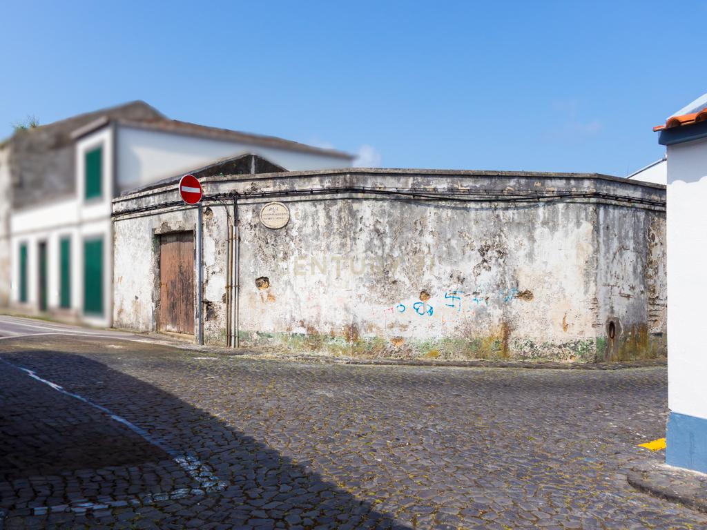 Oportunidade de Investimento - Ruína para Reabilitação no Centro da Ribeira Grande (Matriz) - Image 6