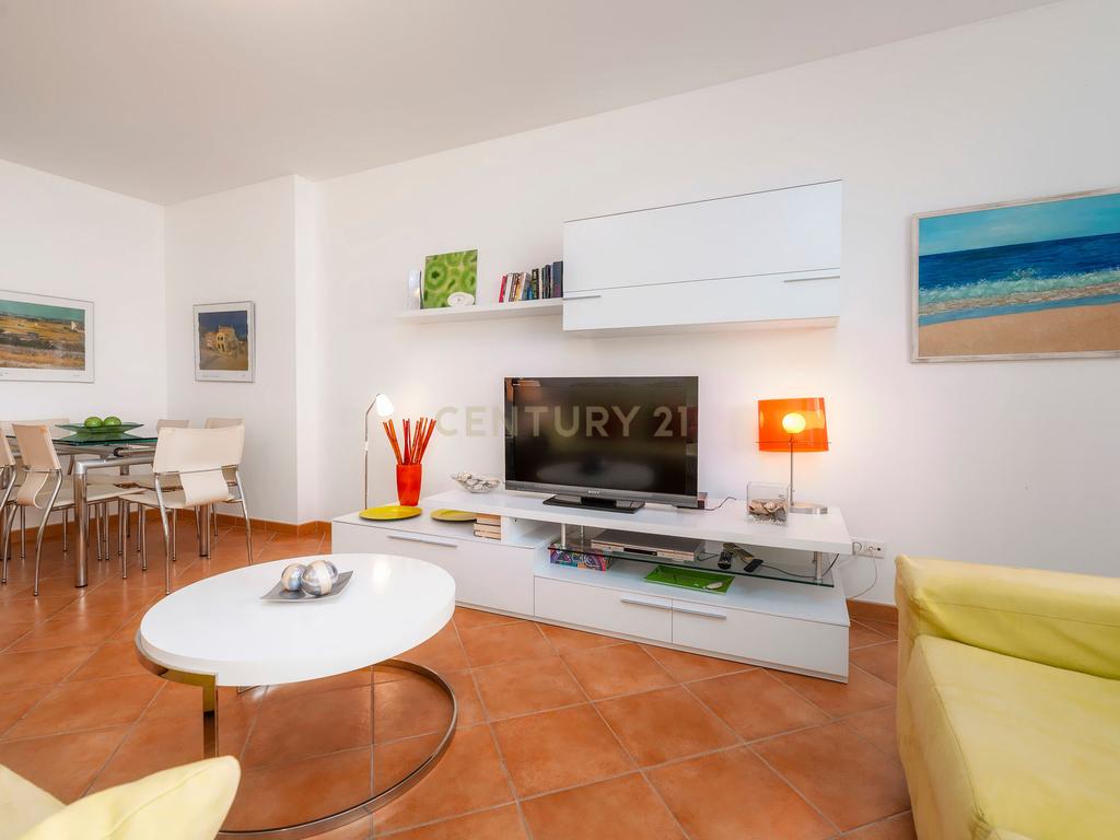Apartamento T1 | Vista mar | Piscina | Estacionamento | Praia 100mt | Armação de Pera | Algarve - Image 6