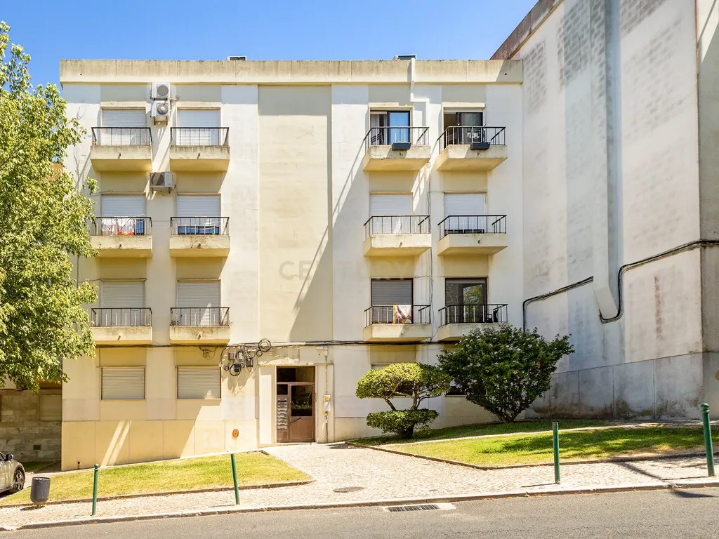 T2 + 1 no Centro de Palmela | Pronto a Habitar - Image 26