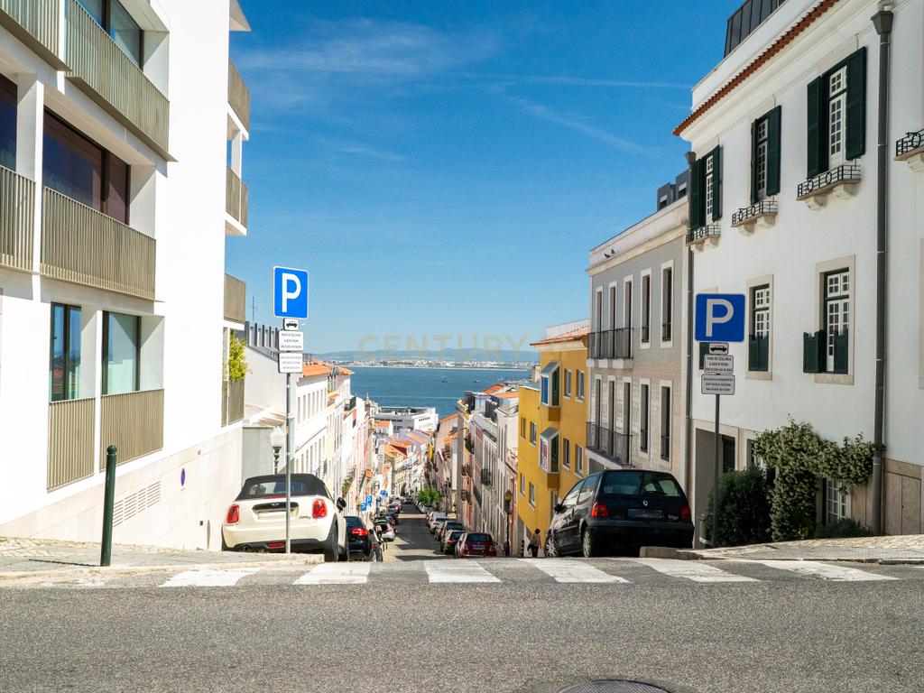 Apartamento T4 à venda na Rua de Santana à Lapa, Nº 24 - Image 1