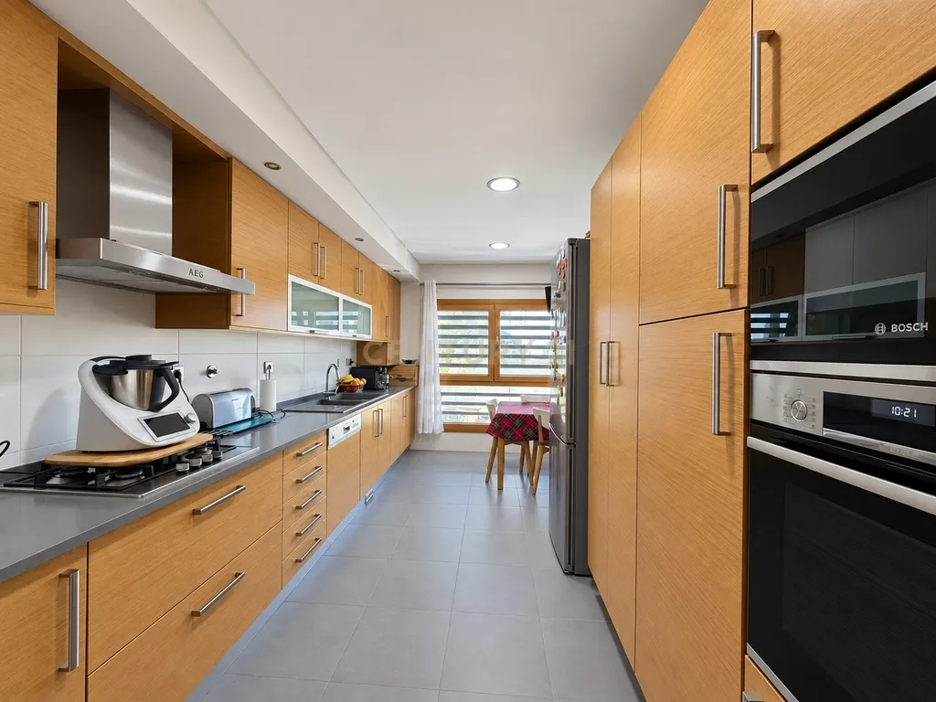 T3 na Quinta da Parreirinha | 155 m² | 2 Estacionamentos + Arrecadação - Image 9