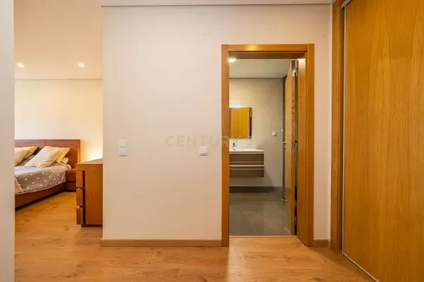 Apartamento T3 construído em 2019, com Varanda e Parqueamento, em Setúbal - Image 21