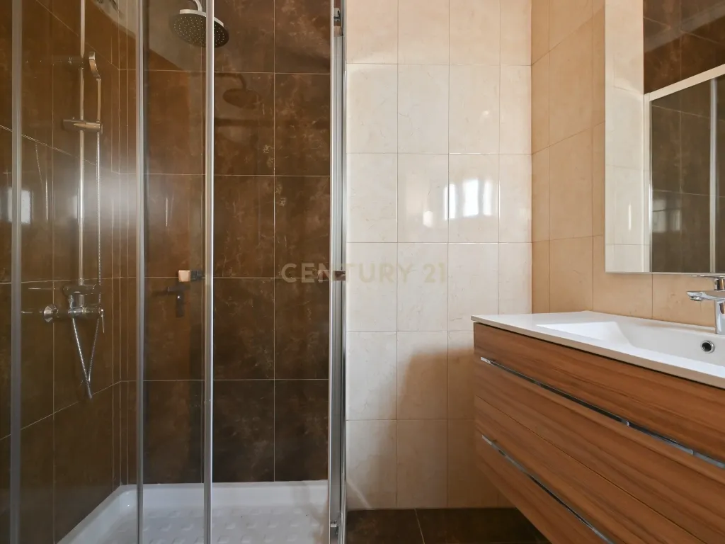 Apartamento T2 para venda em Mem Martins - Image 11