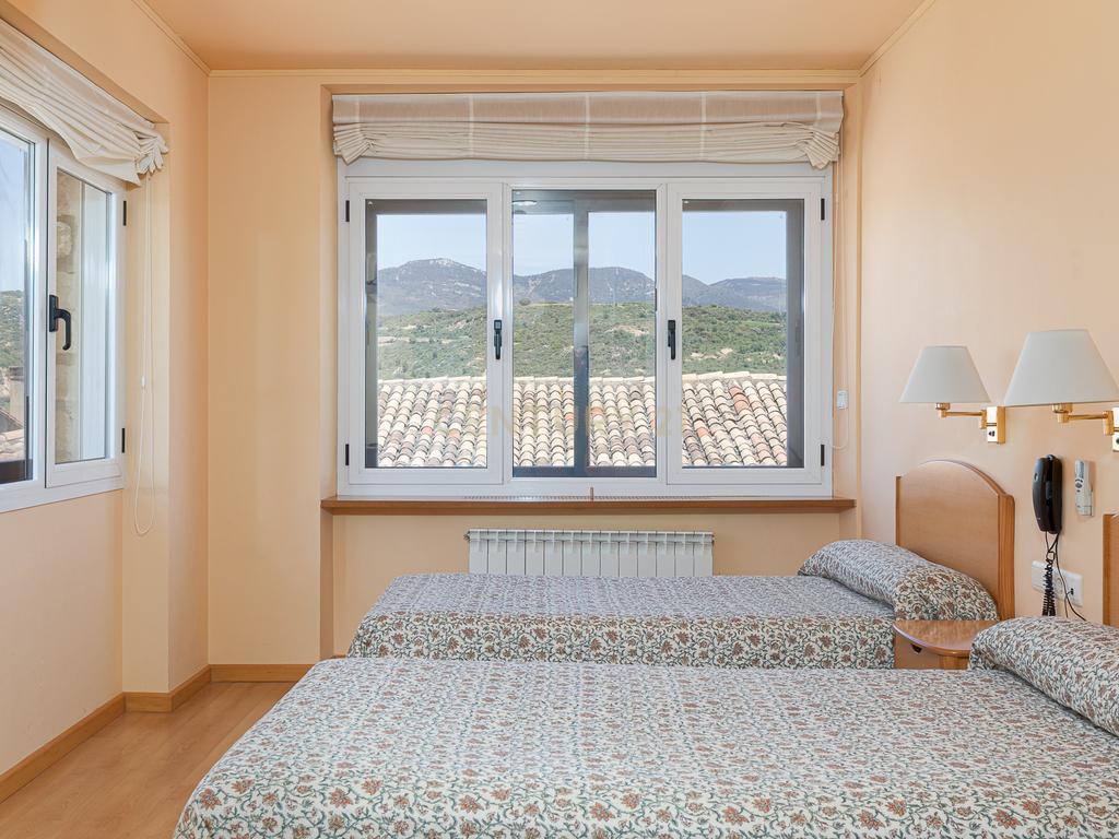 Hotel Moderno em Aragón com 25 Quartos e Vista Panorâmica - Image 16
