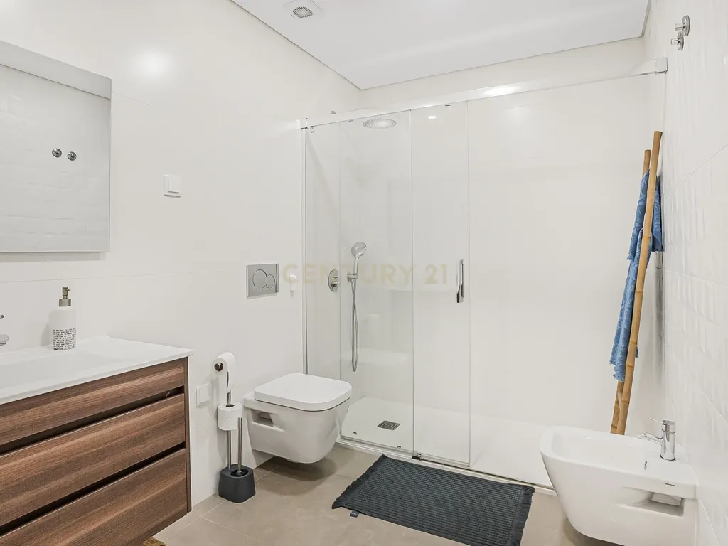 T3 duplex - Quinta da Fábrica - Corroios - Image 6