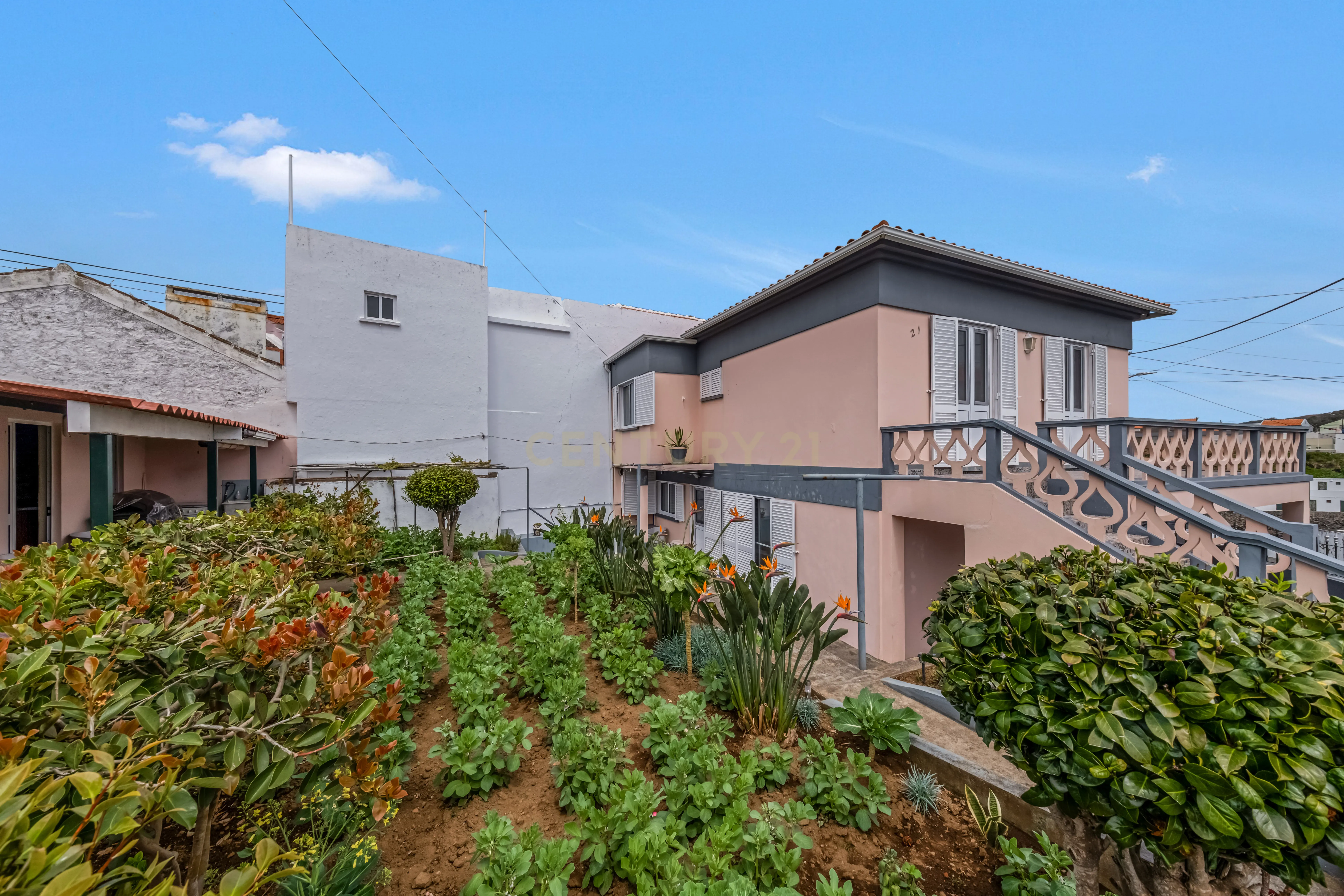 Fotografia 5 de Moradia T3+1 com garagem e quintal - Vila de Porto Judeu - Ilha Terceira