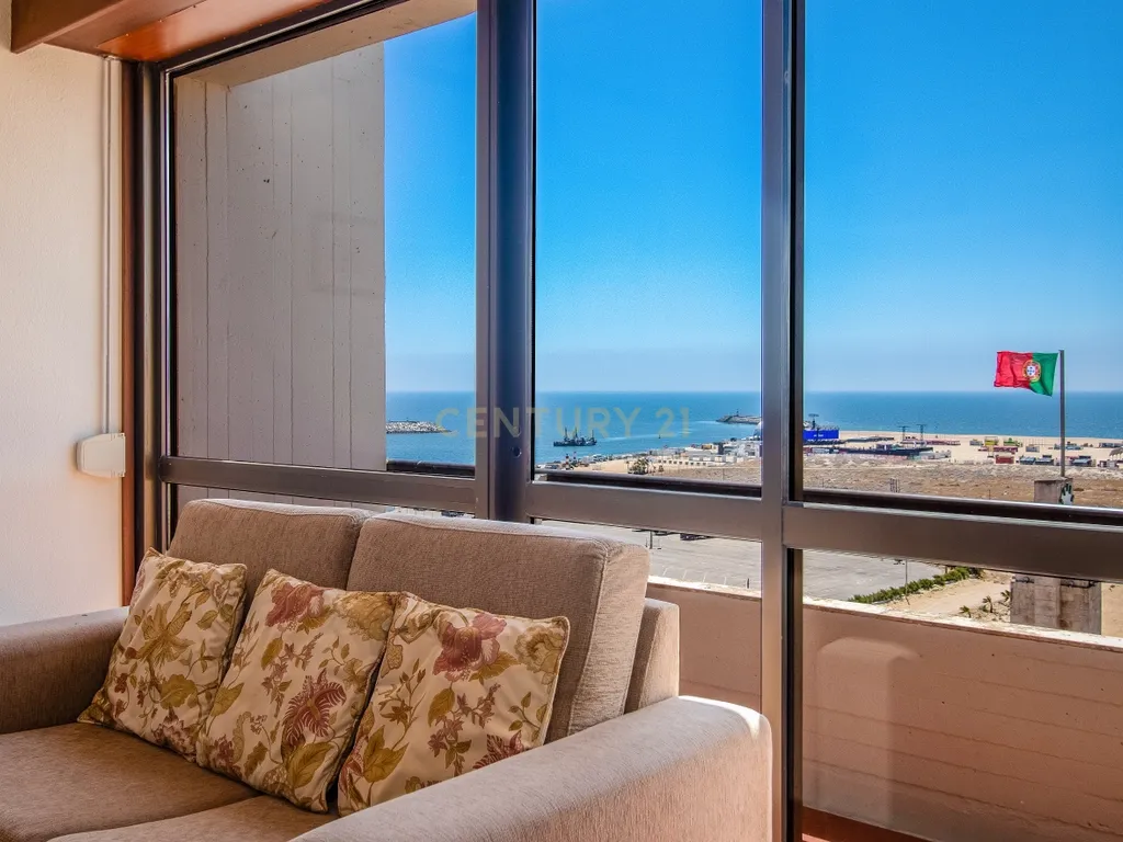 Penthouse T3 na mais privilegiada localização da Figueira da Foz - Image 15