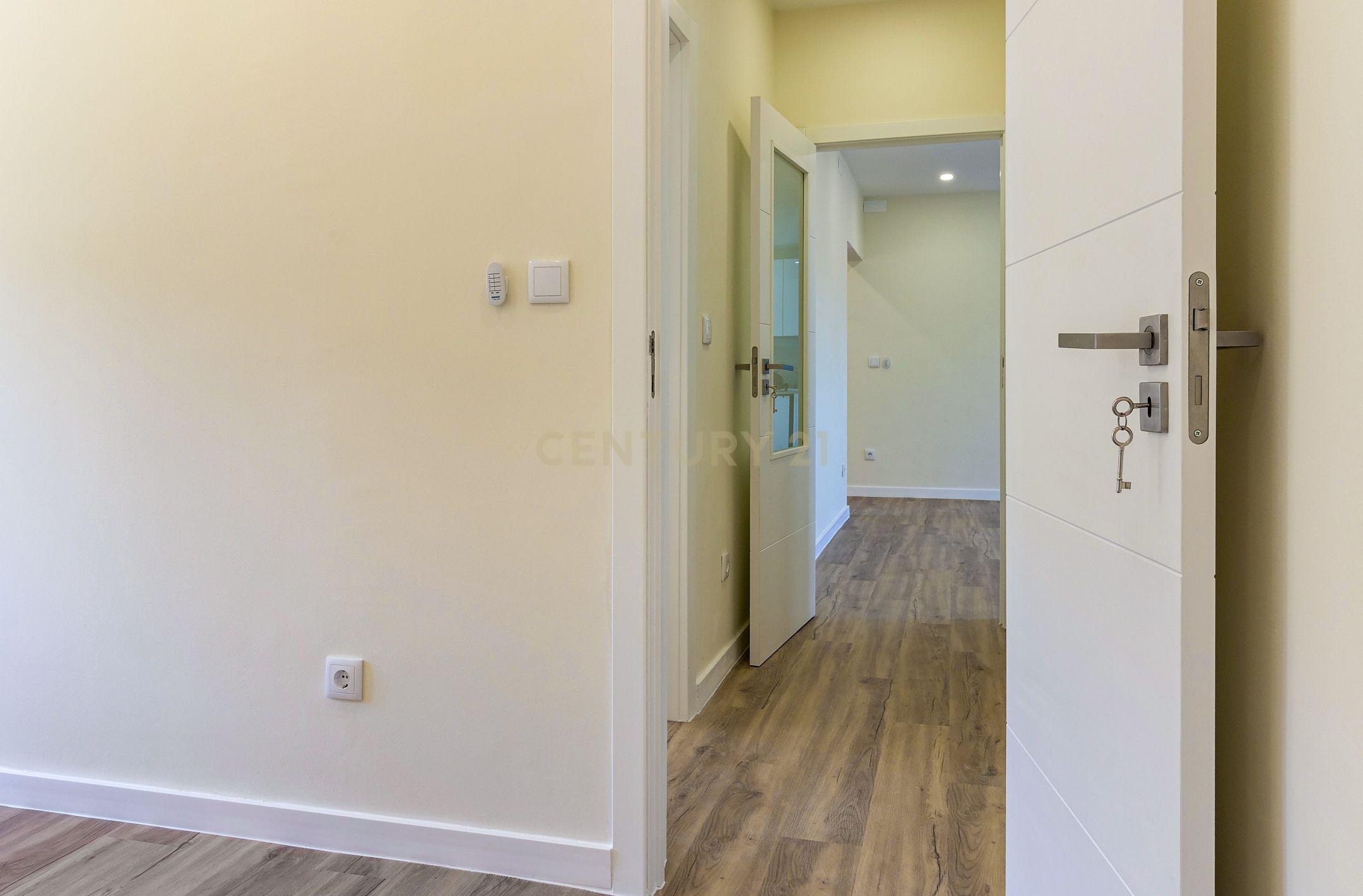 Fotografia 5 de Apartamento T4 integralmente renovado em Alvalade, Lisboa. Em Venda!