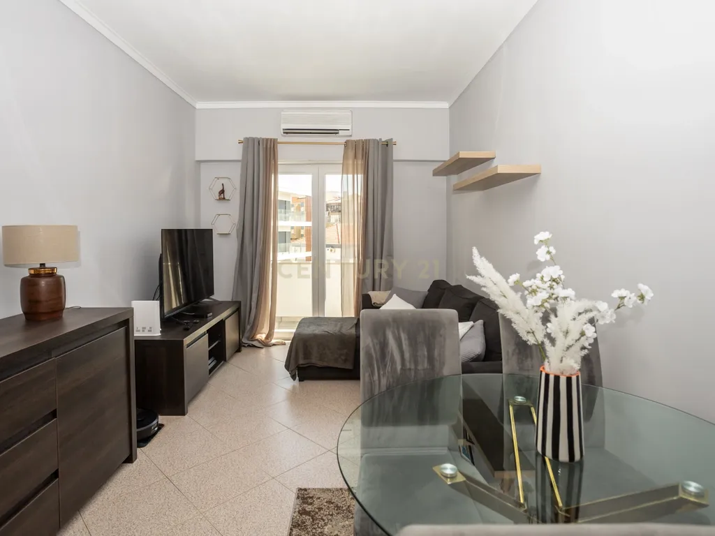 Apartamento T2 com Varanda Cruz de Pau, Amora - Seixal - 0651-06250 - Image 5