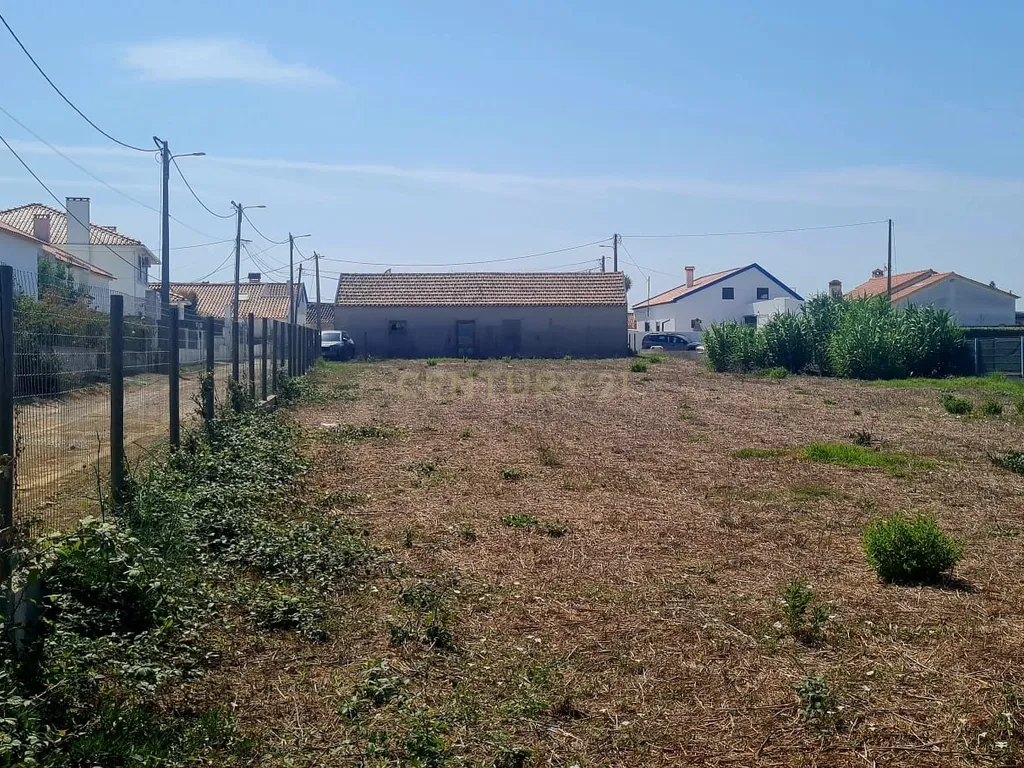 Terreno Urbano com 1.661m2, com capacidade construtiva de 498m2 em Azoia - Sesimbra - Image 2