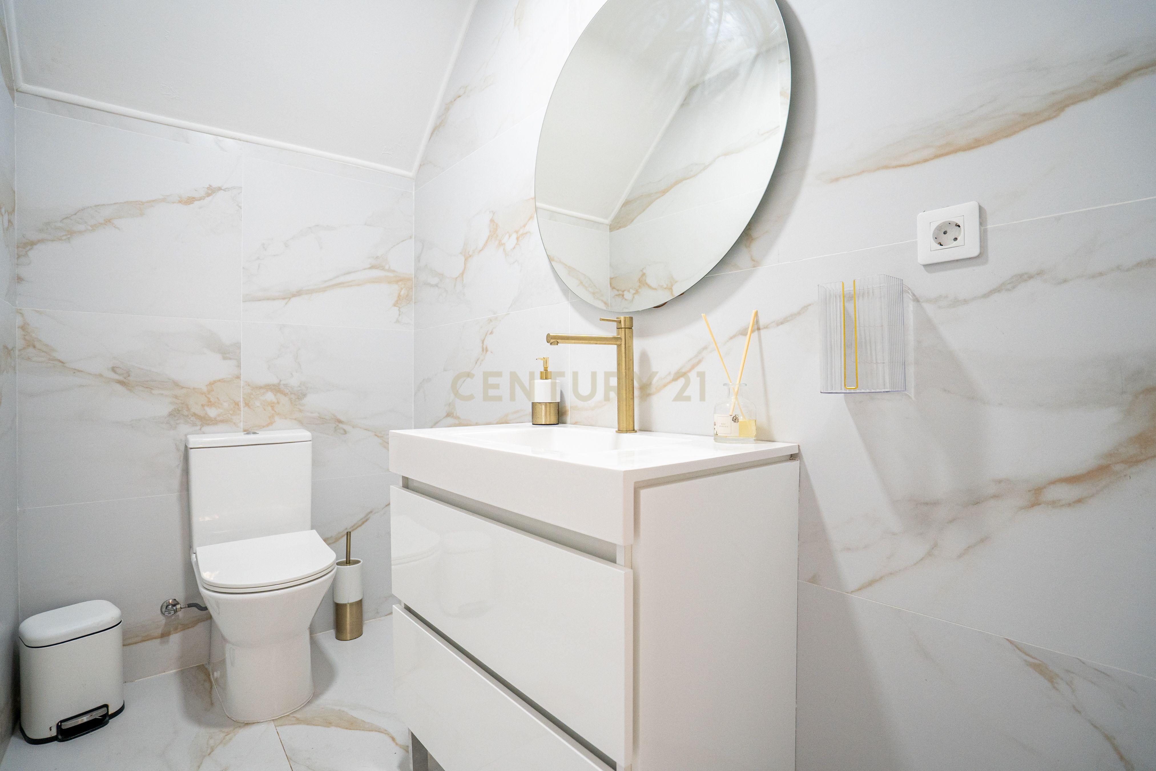 Fotografia 11 de Loja - Armazém para Comércio remodelada na Amadora, Venteira