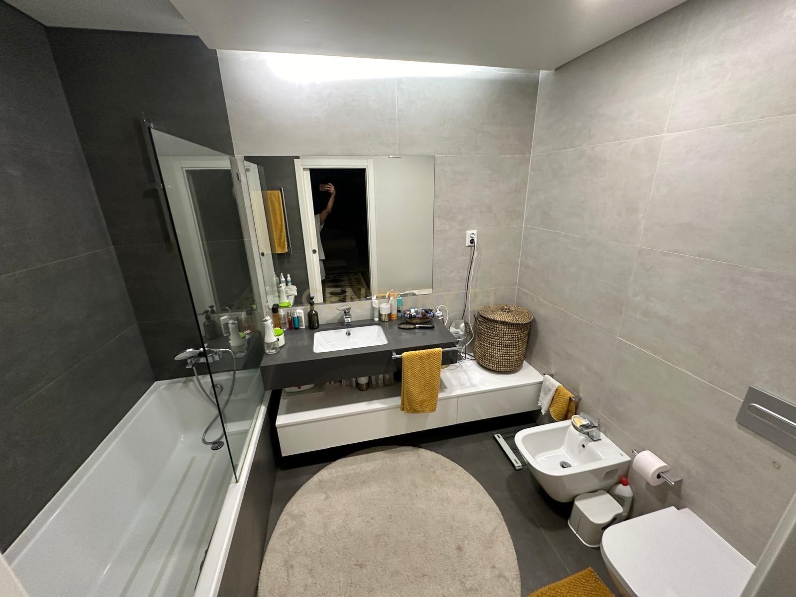 Penthouse de Luxo T3 com Suíte e Loft – Quinta de Santa Teresa, Charneca - Image 11