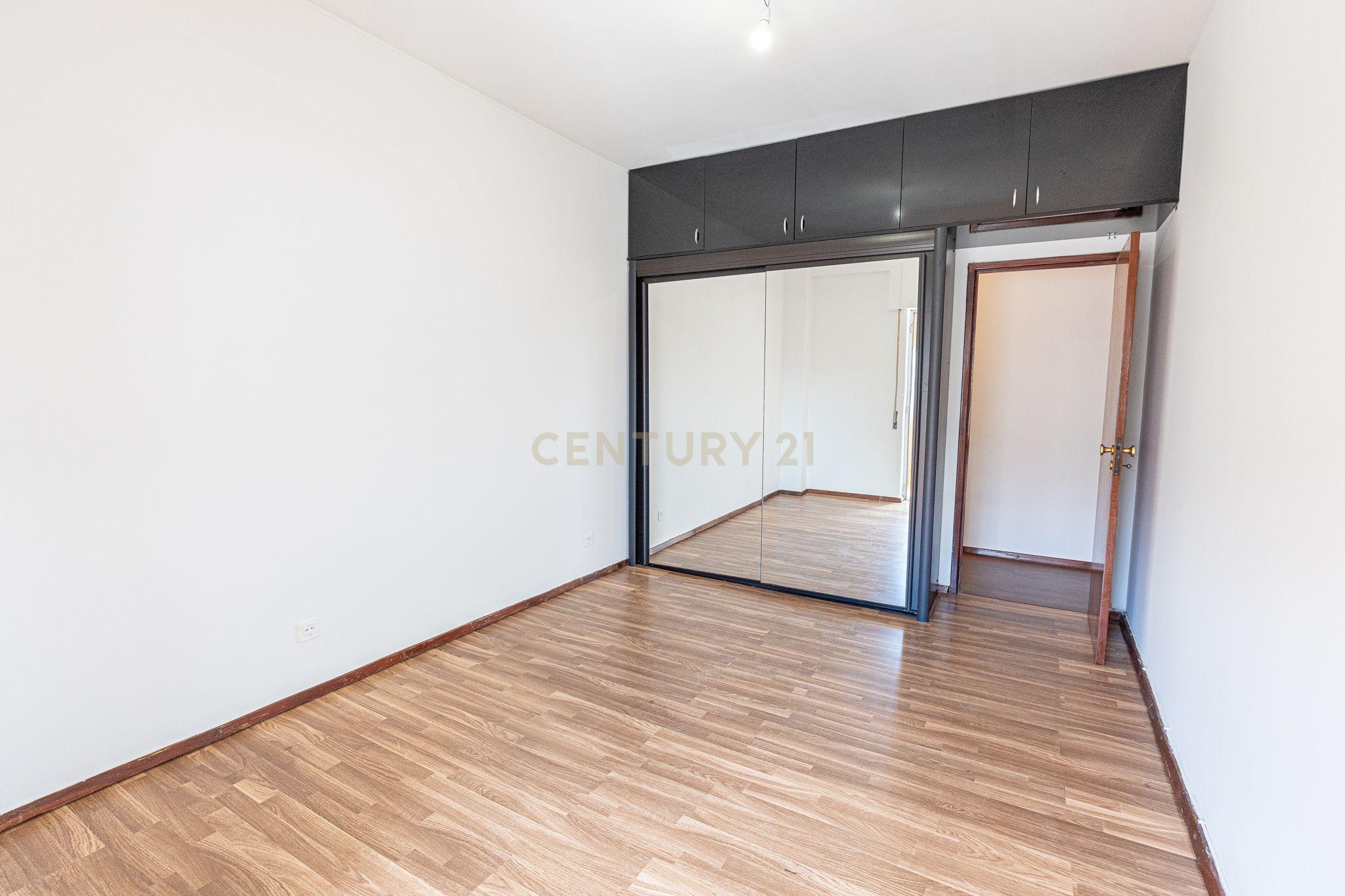 Fotografia 10 de Fantástico T2 nas Olaias: Elegância, Conforto e Luminosidade.