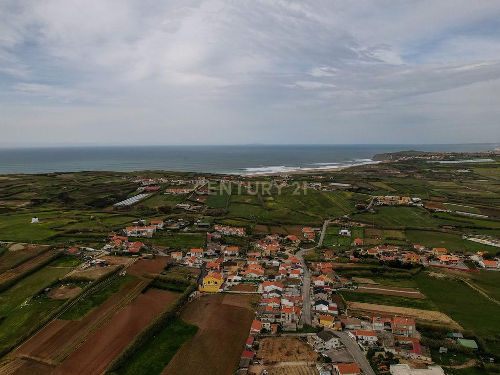 Moradia térrea, perfeita para quem valoriza tranquilidade - Image 39