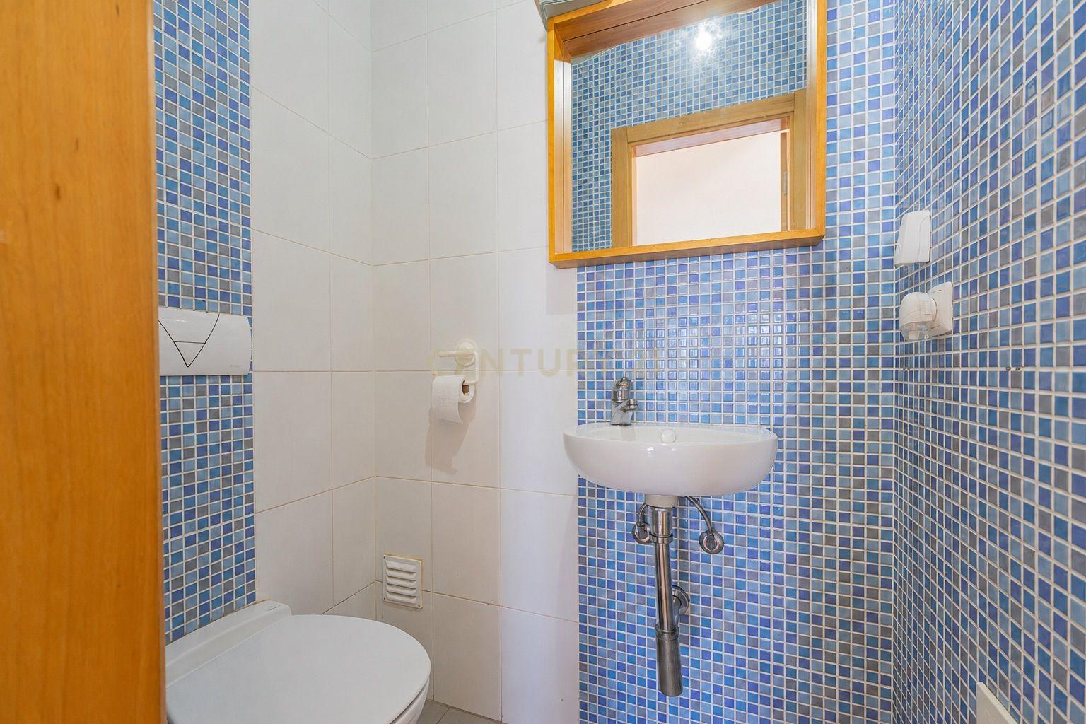 Fotografia 8 de Apartamento T2 Duplex em Olhão com 2 Lugares de Estacionamento e 2 Grandes Terraços, na Baixa de Olhão