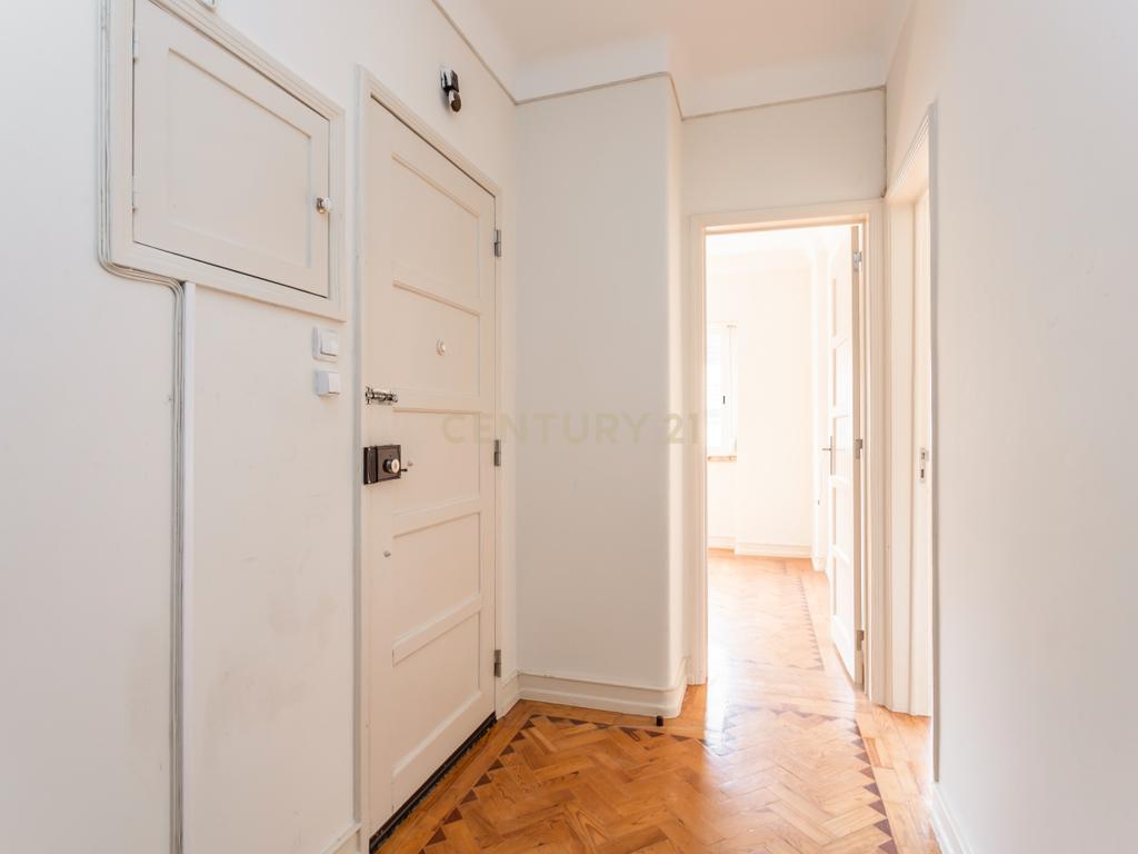 Apartamento T2 em Avenidas Novas, Lisboa  - Image 7