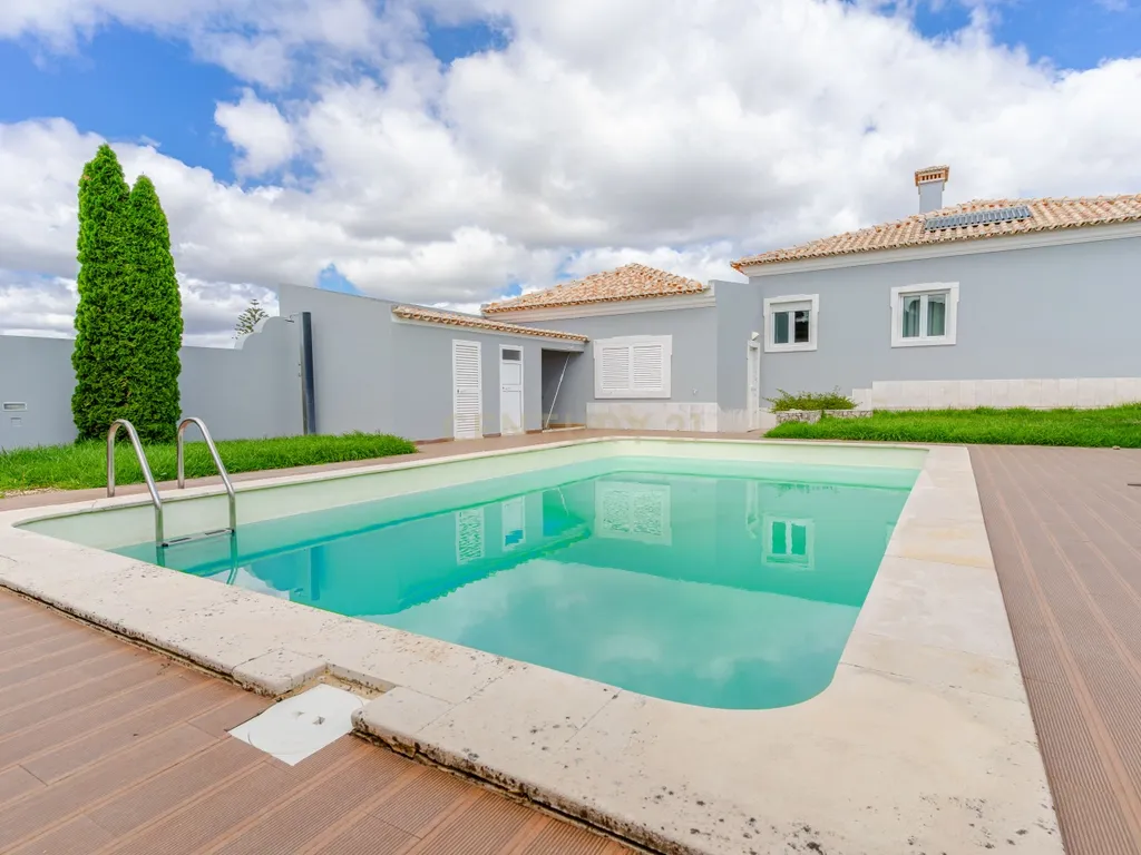 Moradia T4 com Piscina | 426 m² de Construção e Lote de 1.000 m² | Arruda dos Vinhos - Image 64
