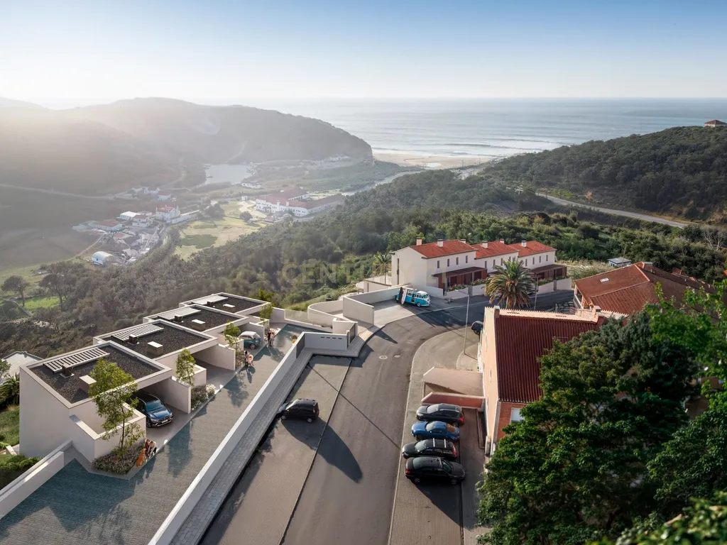 MORADIA T3 NOVA LUXO-THE VILLAGE é um novo condomínio Exclusivo na Praia de São Julião , Mafra - Image 2