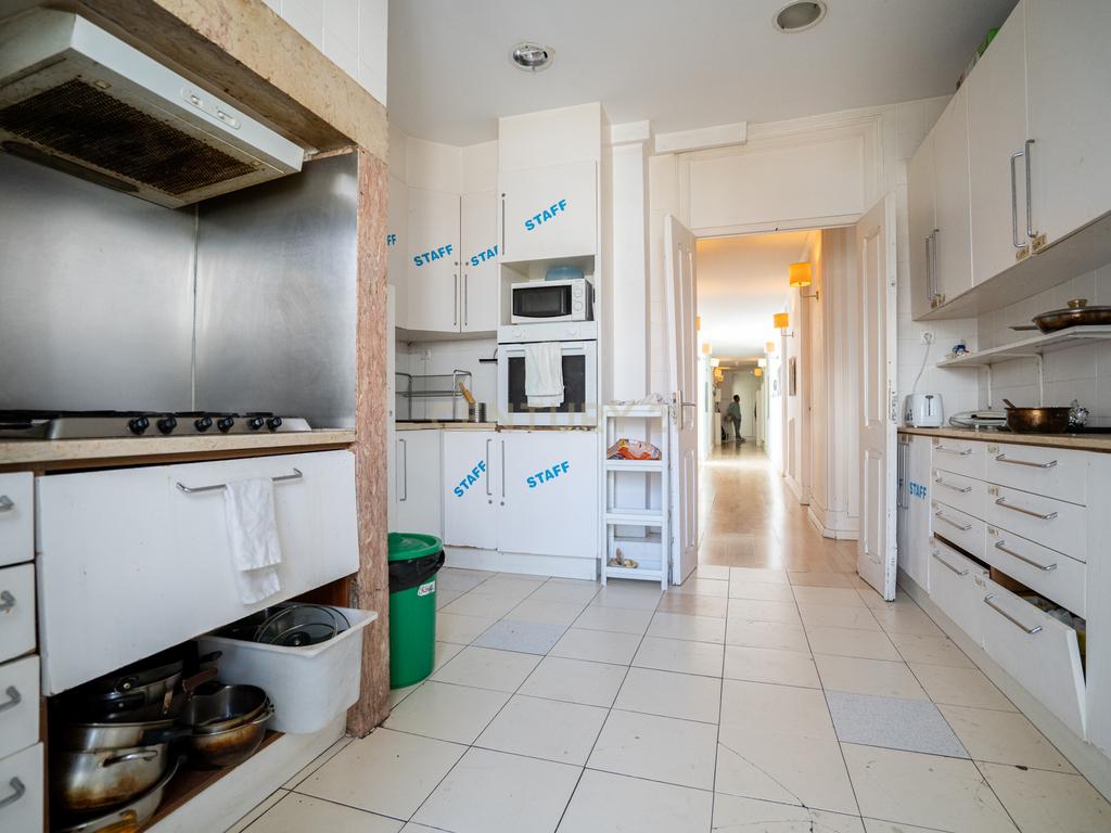 Apartamento Único com Vista sobre o Campo Pequeno – Lisboa - Image 14