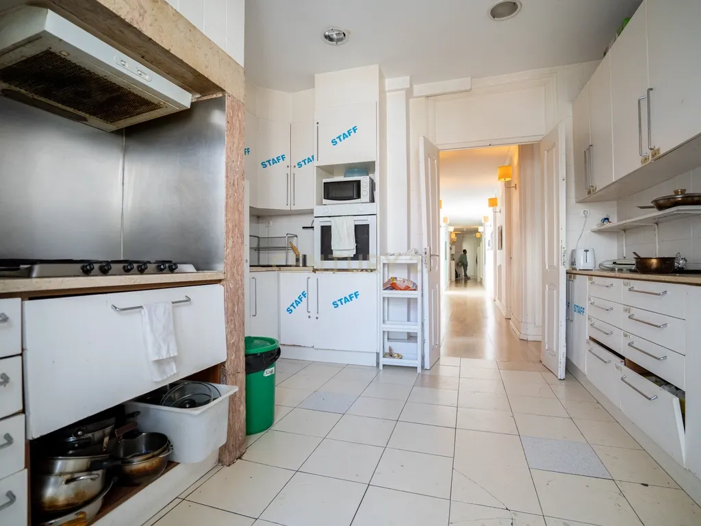 Apartamento Único com Vista sobre o Campo Pequeno – Lisboa - Image 14