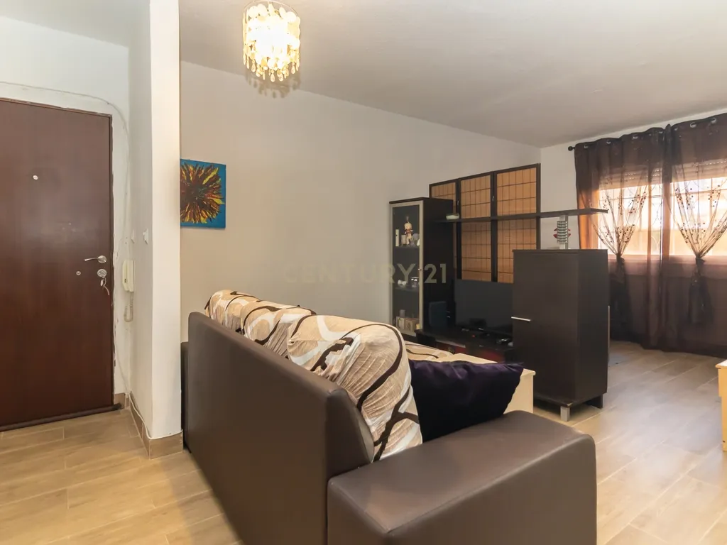 Apartamento T1 em Santo António da Charneca, Barreiro - Image 8