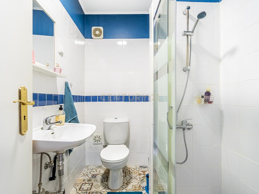 Exclusivo T4 Duplex na Urbanização da Cavaleira | 205 m² de Área Total | Parqueamento - Image 32