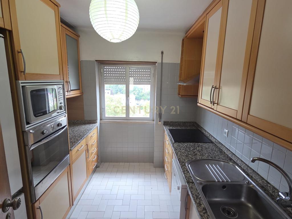 Arrendamento | T2 + Sótão | Montes Claros – Coimbra - Image 7