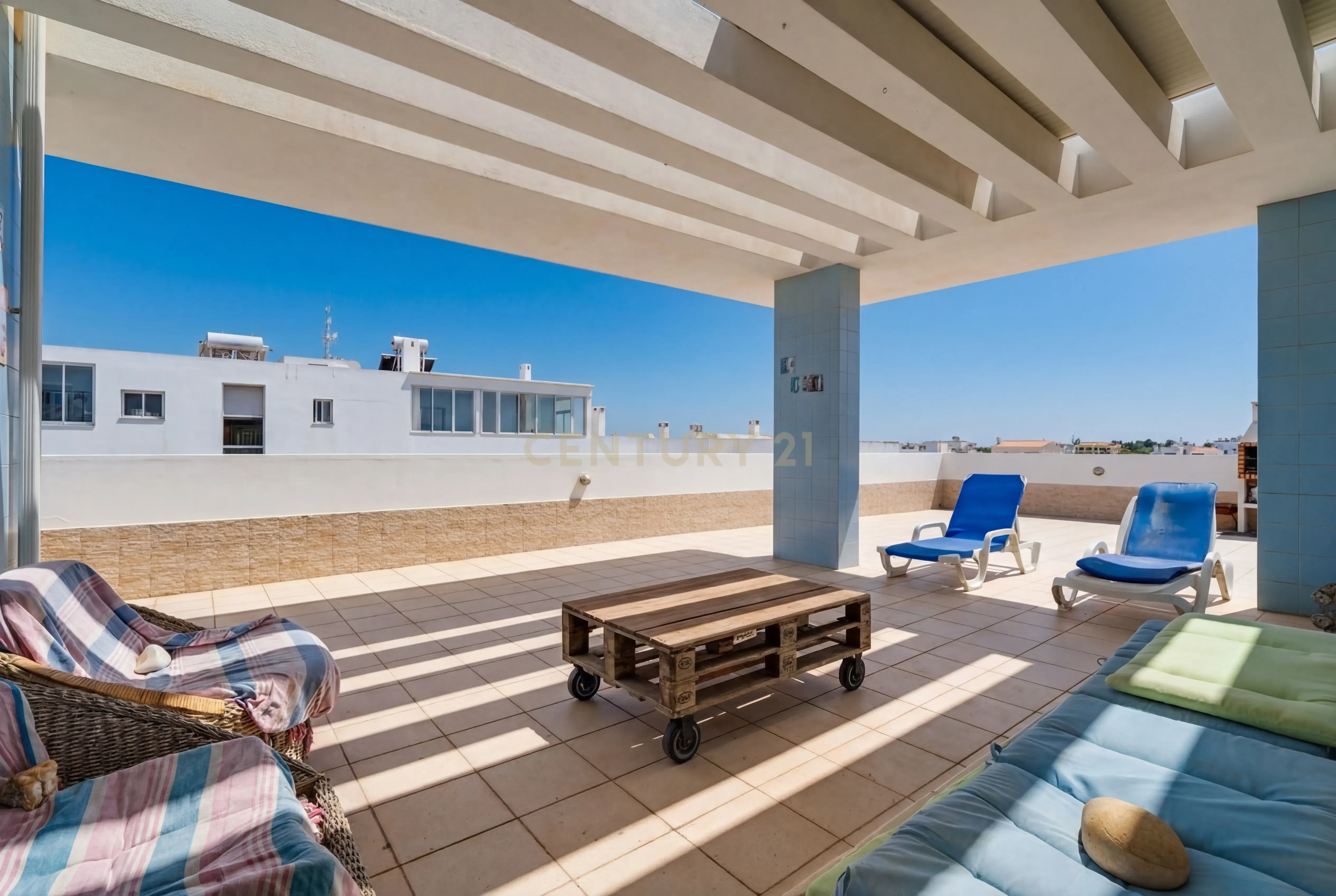 Fotografia 3 de Exclusivo Duplex T4 com terraço de 144m2, Box e estacionamento privativo  (Portimão)