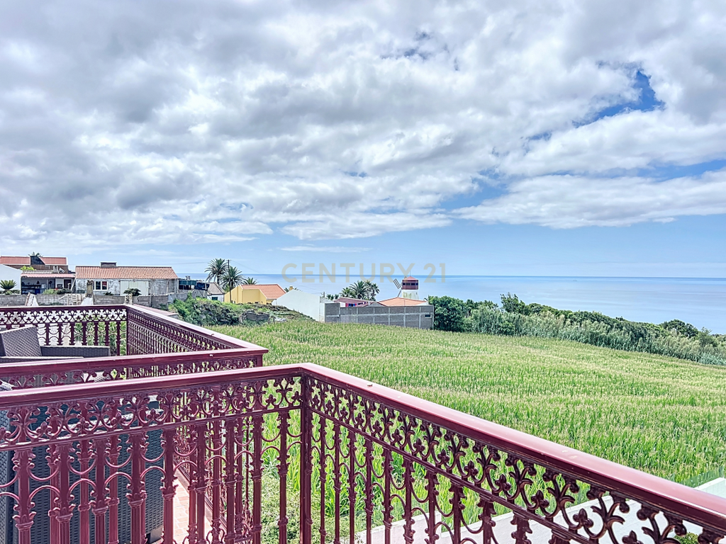 🏡 Moradia Única com Vista Mar — 3 Apartamentos | AL em Funcionamento | Feteiras, Ponta Delgada - Image 50