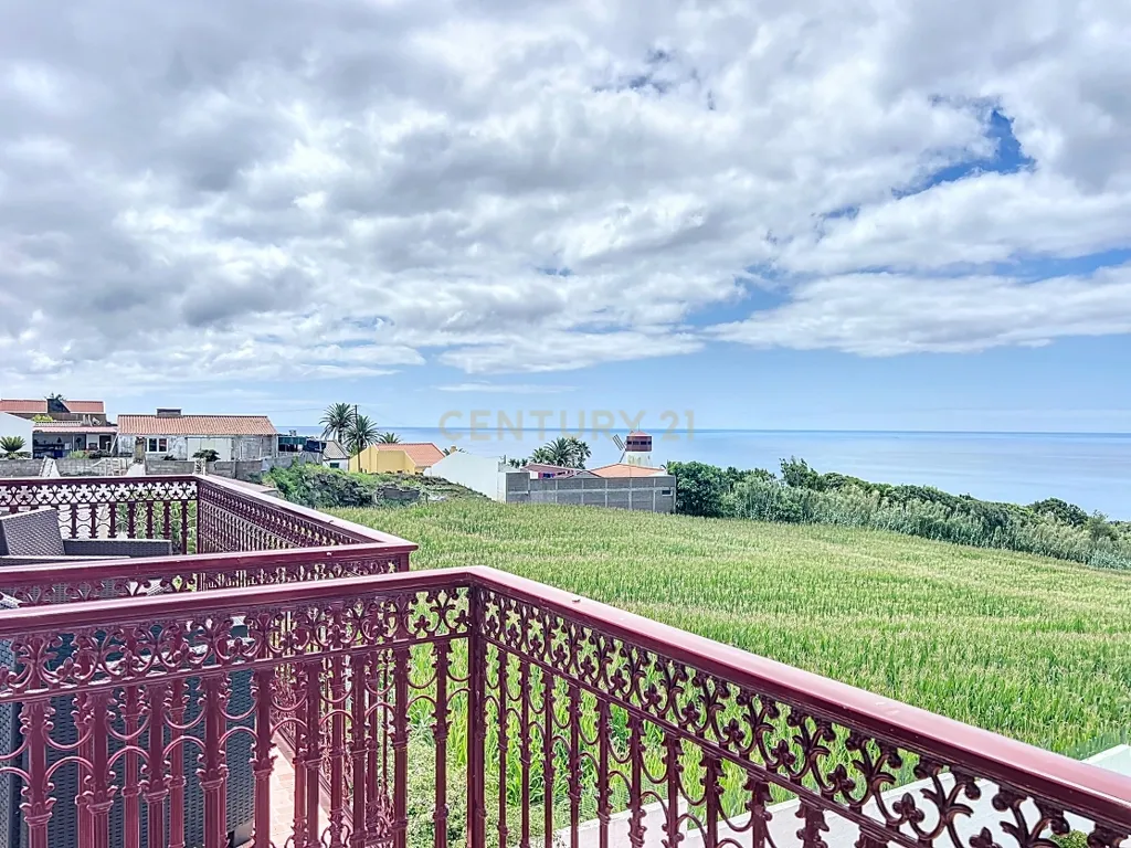 🏡 Moradia Única com Vista Mar — 3 Apartamentos | AL em Funcionamento | Feteiras, Ponta Delgada - Image 50
