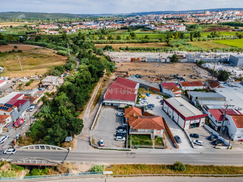 Armazém composto por 3 Edifícios e Amplo Logradouro – Ponte das Mestras, Leiria - Image 11