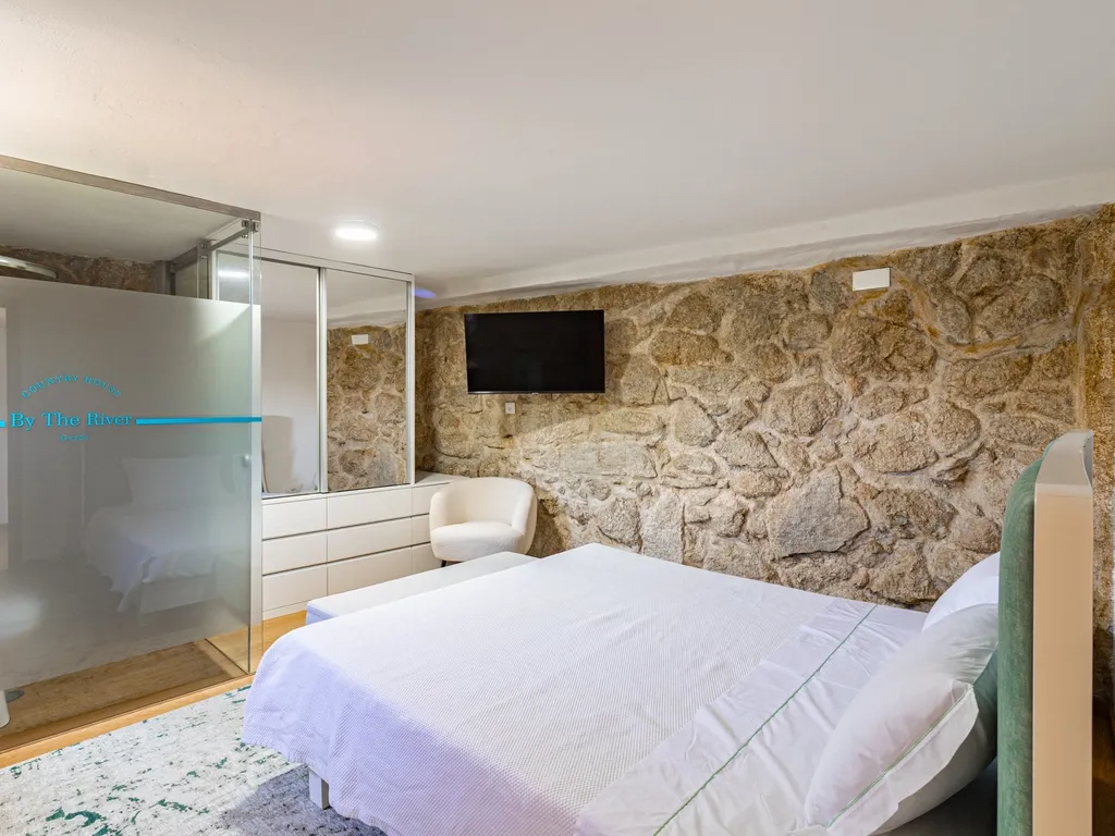 Um Refúgio no Gerês com 2 casas junto ao Rio - Image 30
