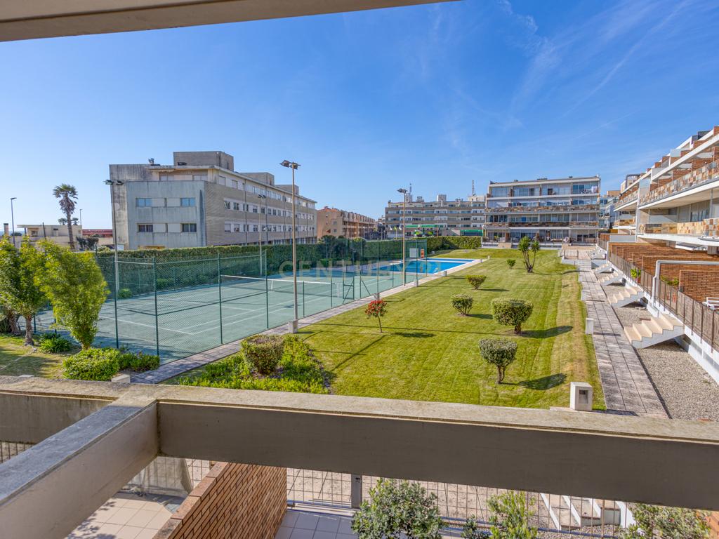 Apartamento T2+1 Duplex em condomínio fechado a  600m da praia - Image 22
