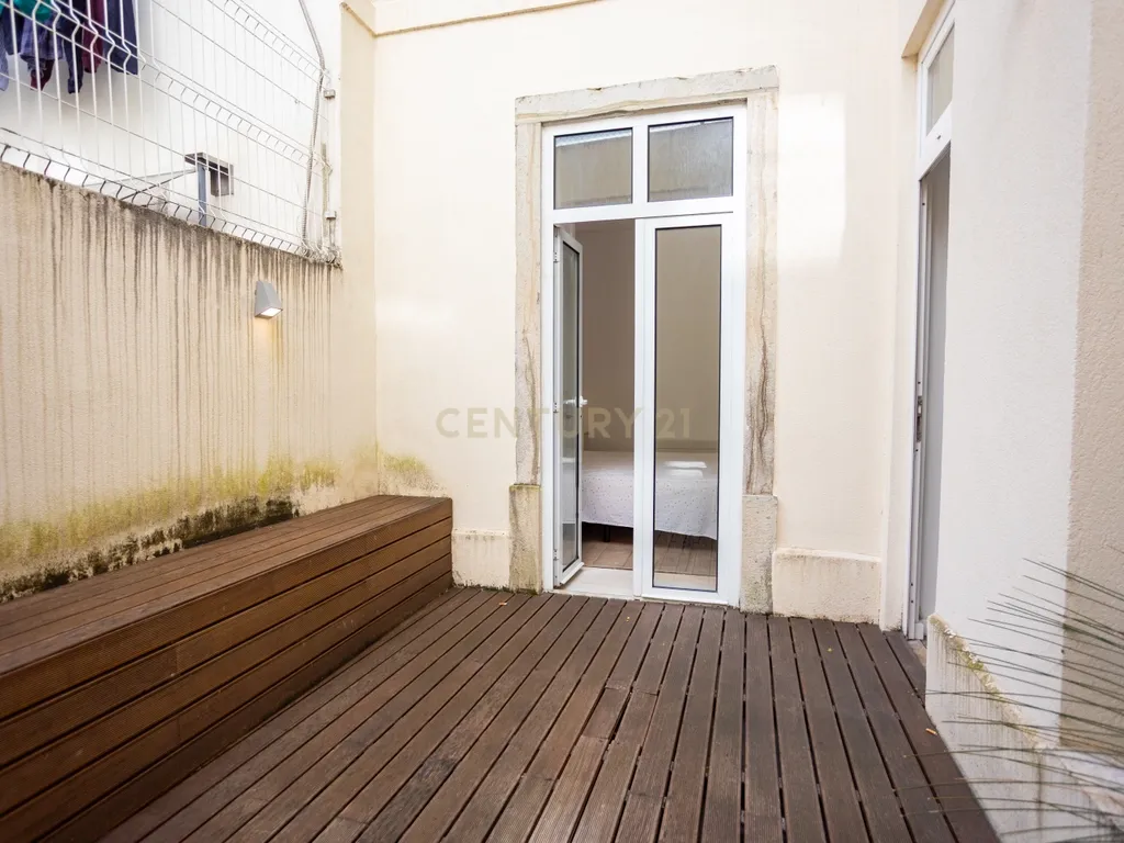 Apartamento T1+1 com logradouro a venda em Campo de Ourique! - Image 14
