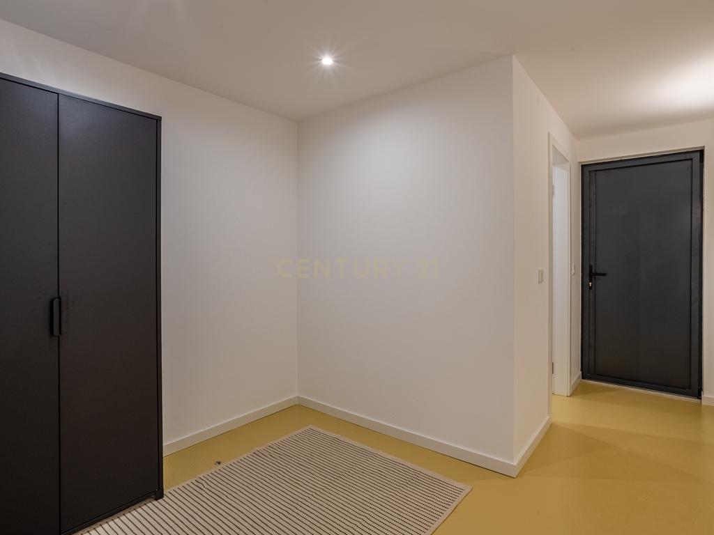 Luxuosa Moradia T4 com Piscina na Lagoa Albufeira, para Arrendamento - Image 27
