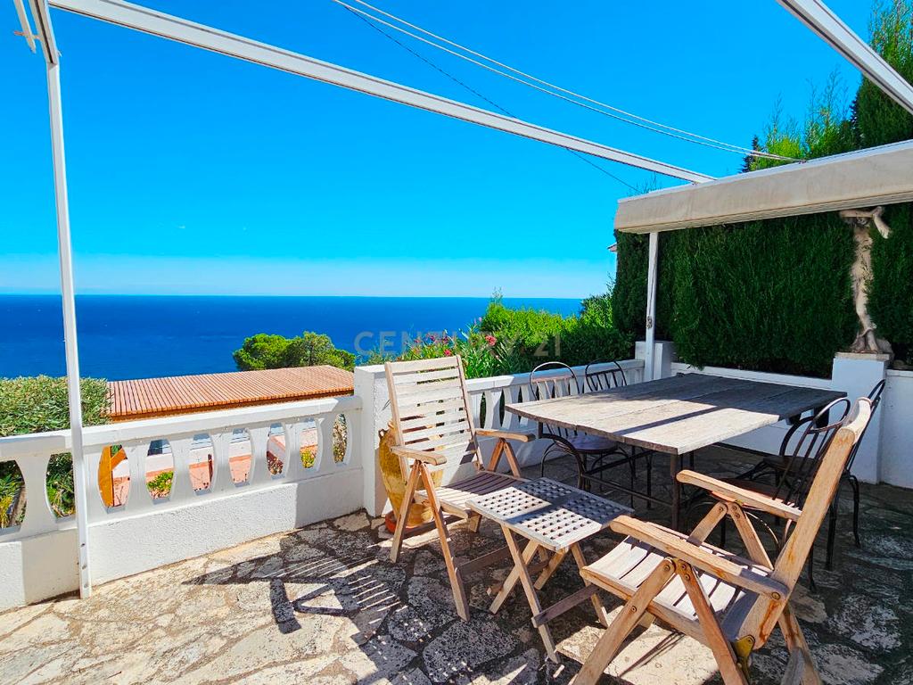 Cobertura com terraço, jardim e piscina privada com vista para o mar em Llançà - Image 9