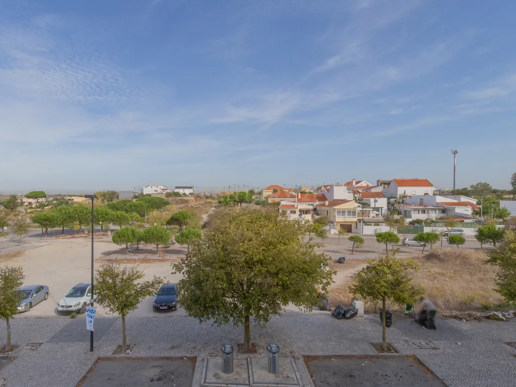 Apartamento como Novo, para arrendamento, na Caparica, Almada - Image 20